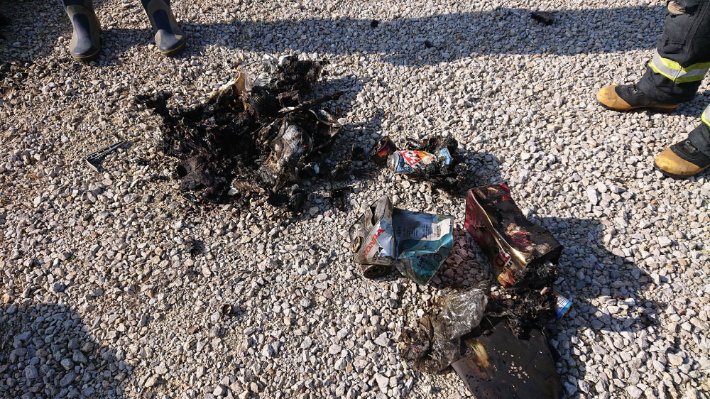 スプレー缶と思しき残骸